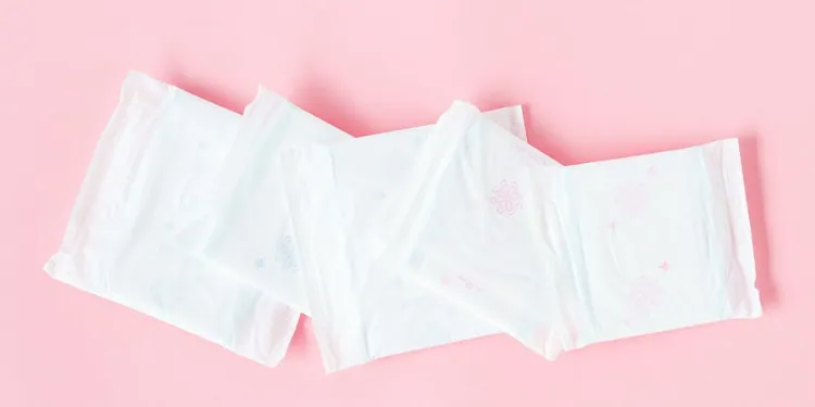 What Happens If You Wear a Pad for Too Long? Risks and Symptoms